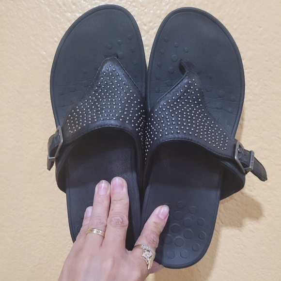 Vionic sandals - Picture 1 of 10